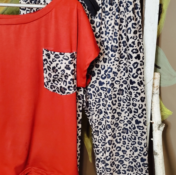 Wine color leopard print two pieceoutfit - Picture 2 of 5